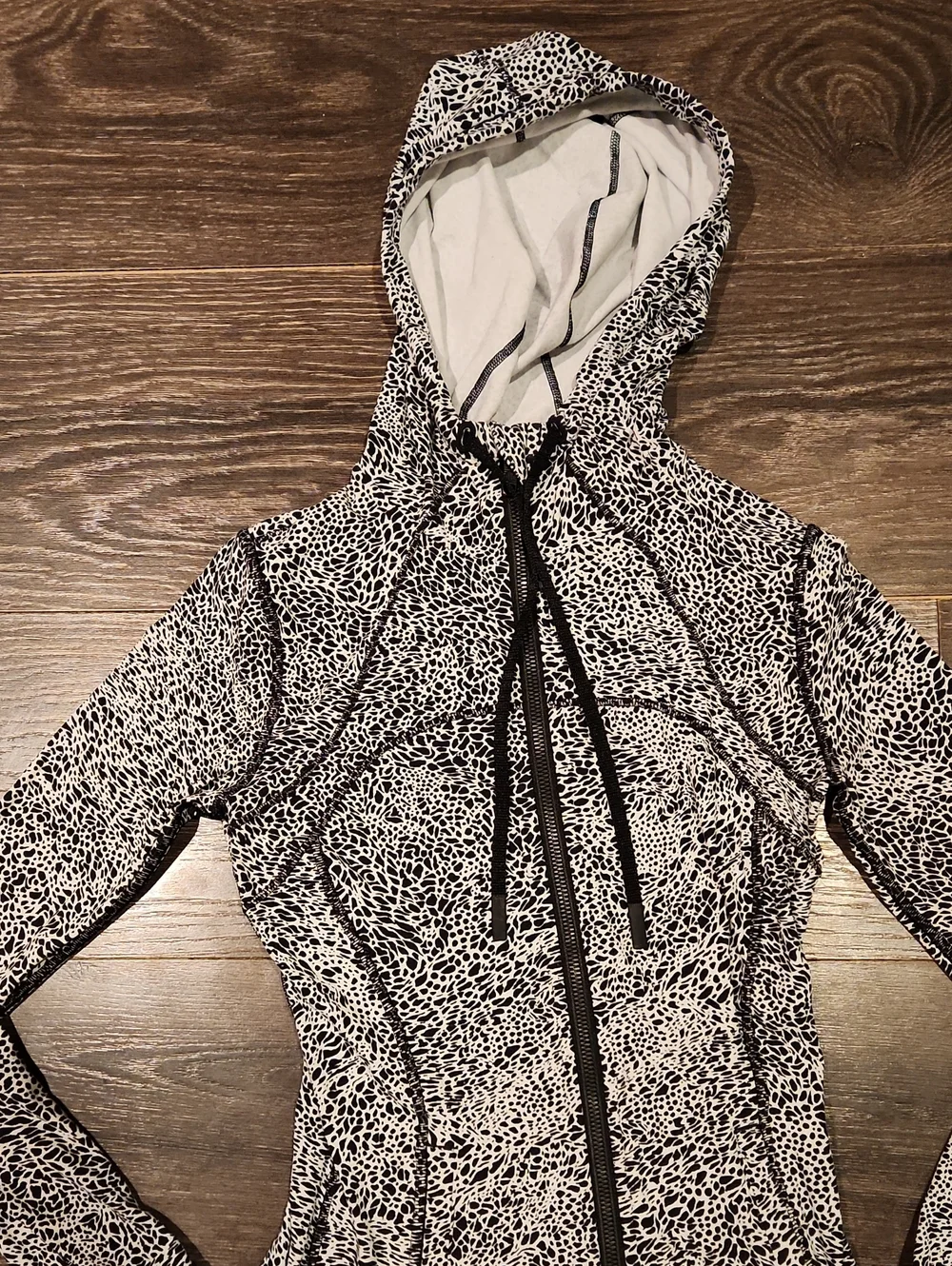 ❤️ LULULEMON DEFINE HOODED JACKET NULU IN POLAR SHIFT INVERSE ALPINE WHITE BLACK